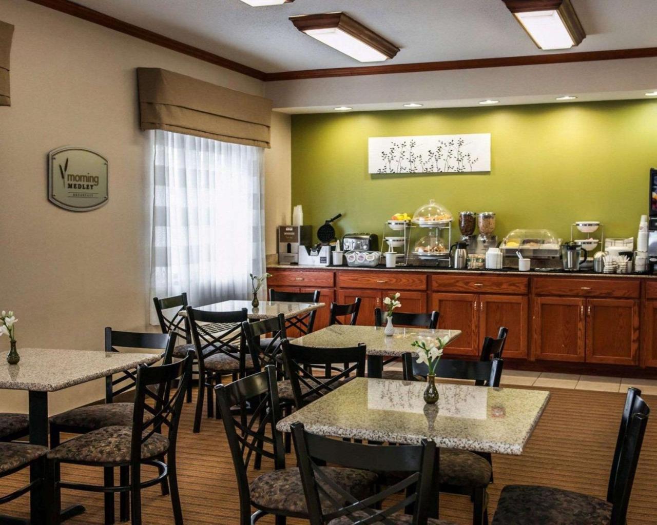 Sleep Inn South Bend Airport Экстерьер фото